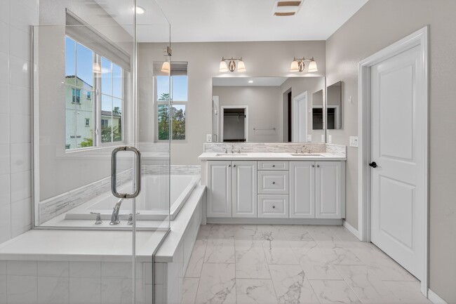 Building Photo - 16421 Veridian Cir