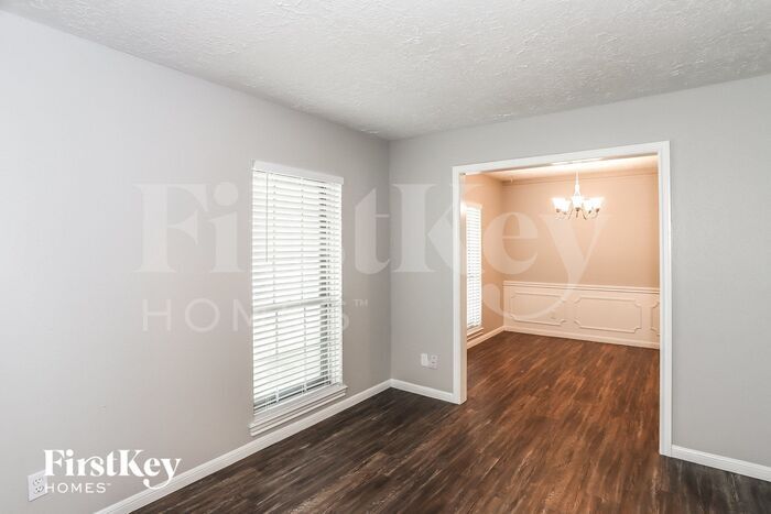Building Photo - 15010 Chaseridge Dr