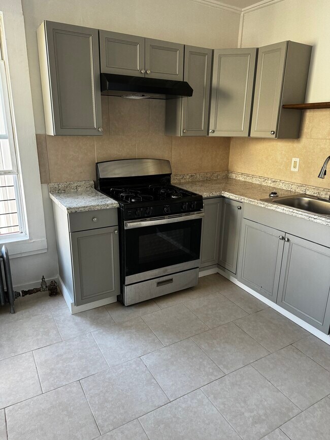 Building Photo - 477 Park Ave