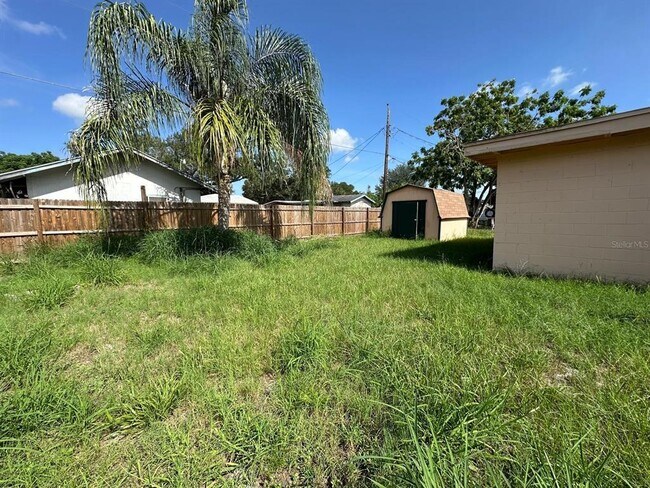 Building Photo - 1508 Mona Ave