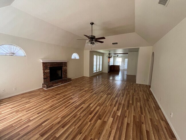 Building Photo - 7409 S 93rd E Ave