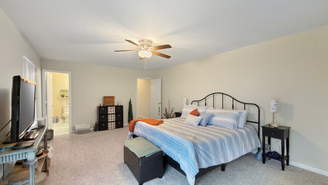 Building Photo - 2 Bed 2 Bath Condo Just Minutes from NAS Oceana Dam Neck in Virginia Beach!