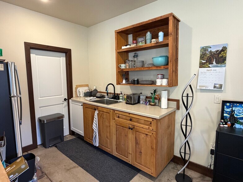 Building Photo - 107 Pinyon Mesa Dr