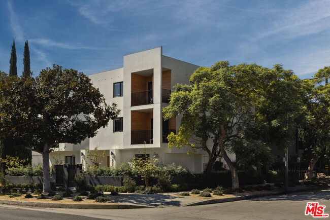 Building Photo - 1433 S Crescent Heights Blvd