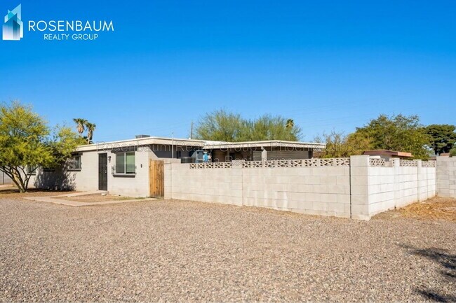 Building Photo - 1925 W Village Dr