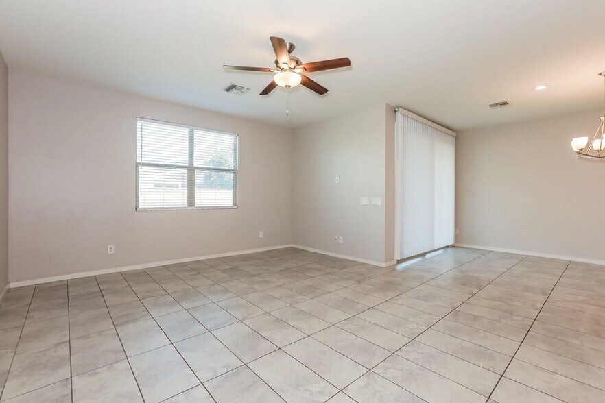 Building Photo - 654 Glen Canyon Dr