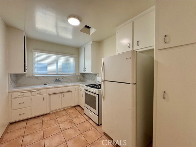 Building Photo - 122 Croft Ave