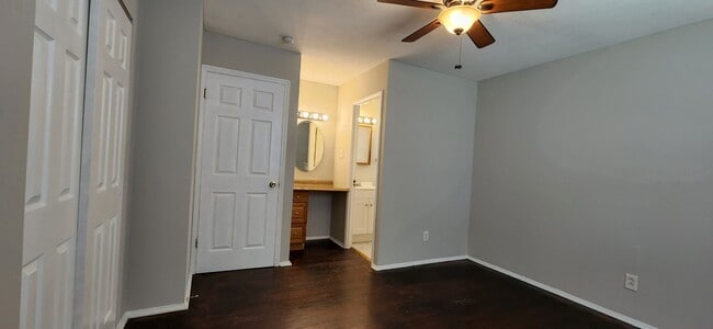 Building Photo - Lovely 3 Bedroom 1.5 Bathroom Home