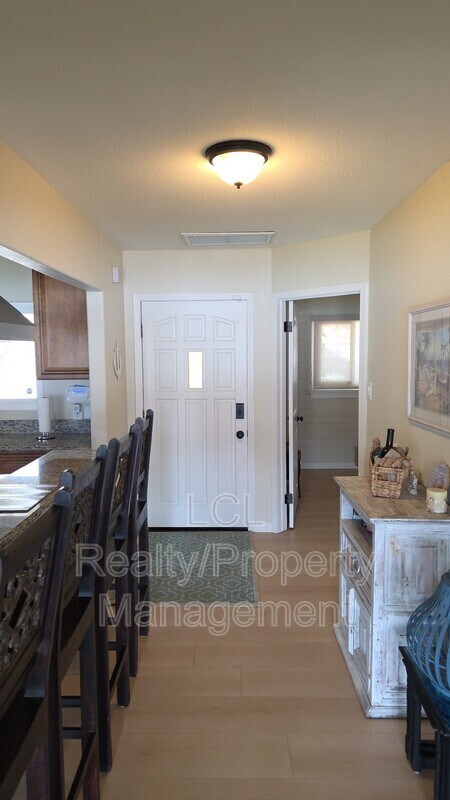 Building Photo - 17977 Lakeshore Dr