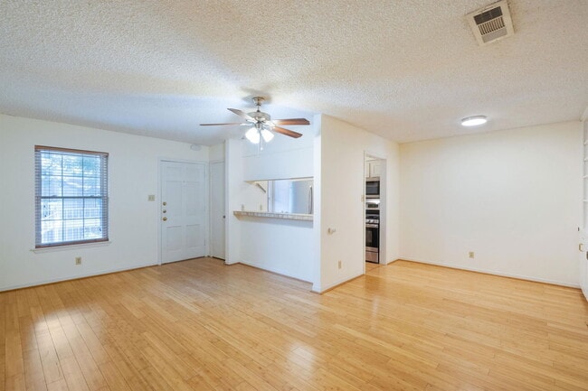 Building Photo - 1240 Barton Hills Dr