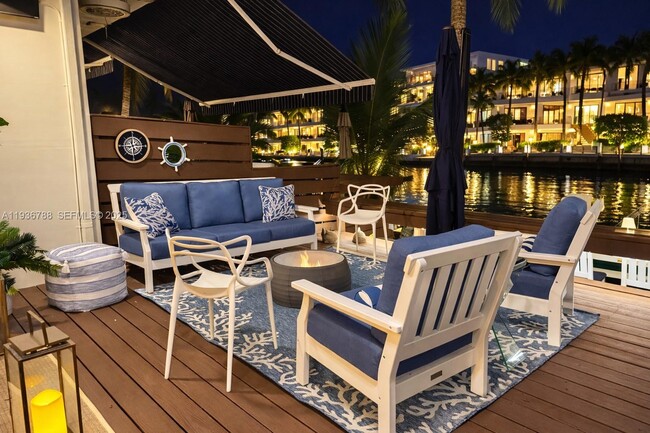 Building Photo - 2676 NE 135th St