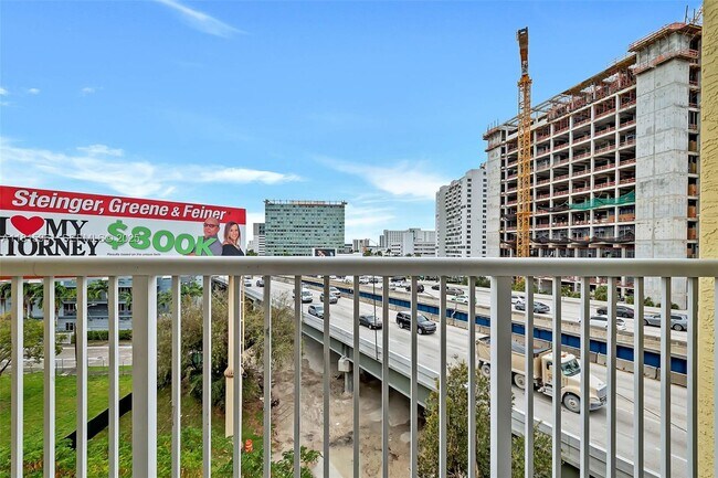 Building Photo - 1350 NW 8th Ct