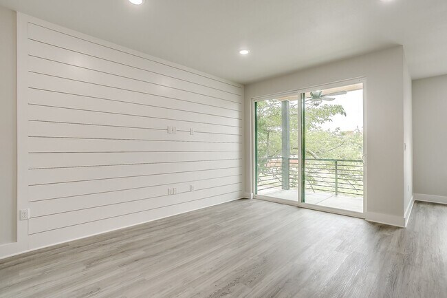 Building Photo - 2716 Forest Park Blvd