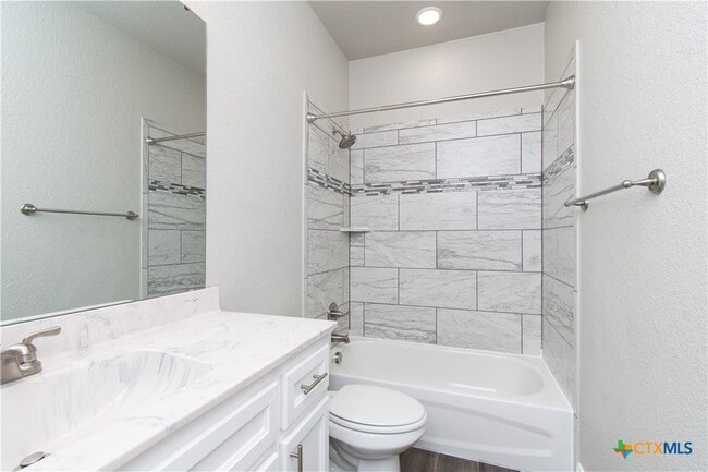 Building Photo - 7506 Hickman St