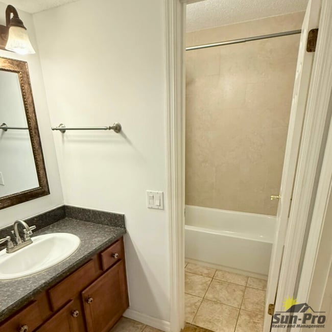 Building Photo - 1401 S Palmetto Ave