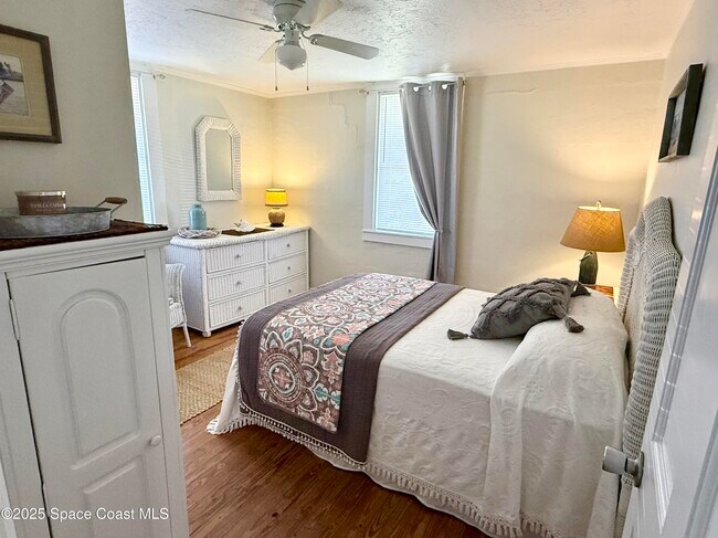 Building Photo - 240 Acorn Dr