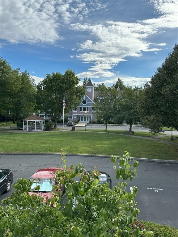 Building Photo - 661 Lowell St