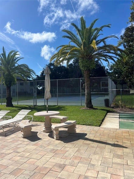 Building Photo - 2400 Winding Creek Blvd