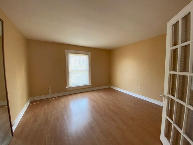 Building Photo - 413 Livingston Ave