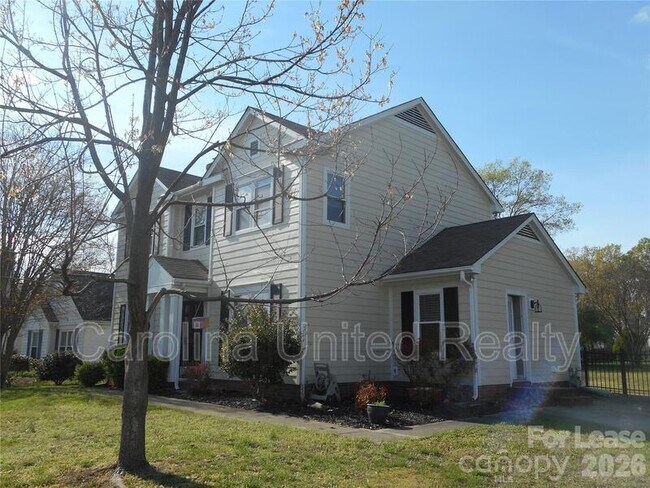 Building Photo - 8431 Leeper Dr