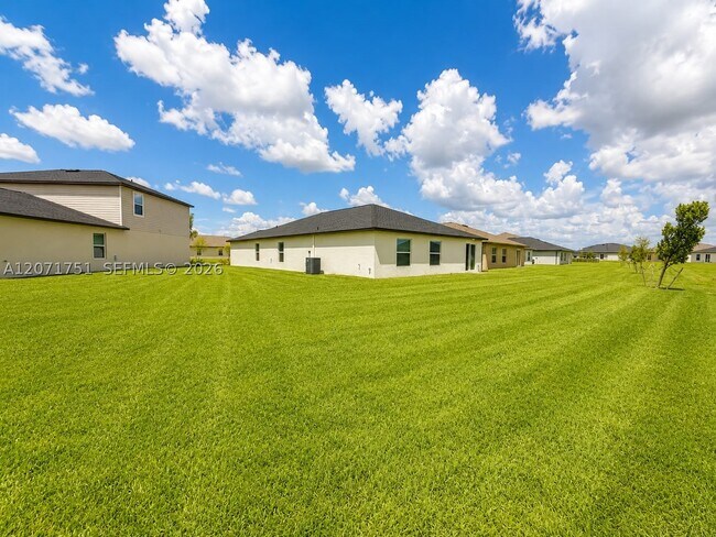 Building Photo - 17293 Cantu Ct