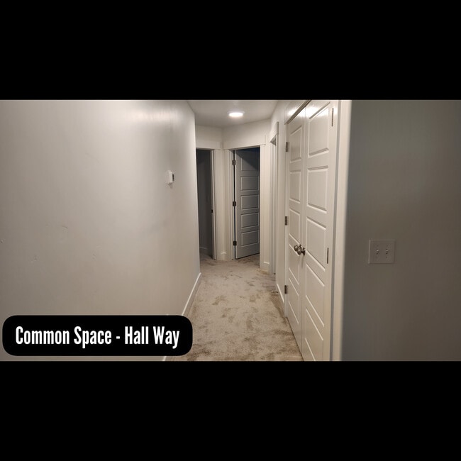 Building Photo - 1001 W Coral Charm Wy