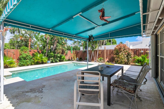 Building Photo - 341 Nottingham Blvd