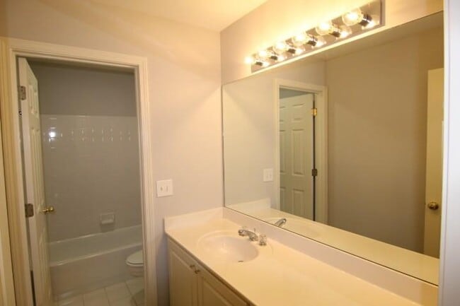 Building Photo - 1140 Graystone Crossing