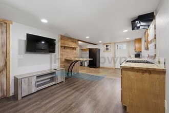 Building Photo - 801 E Harrison Ave