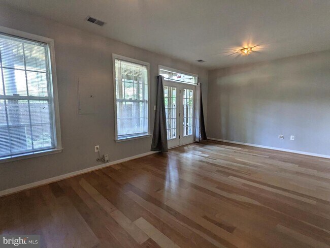 Building Photo - 13996 Khalid Ln