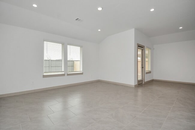 Building Photo - 7731 Suffolk Vly Ln