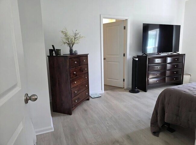 Building Photo - 4158 Tingle Dr