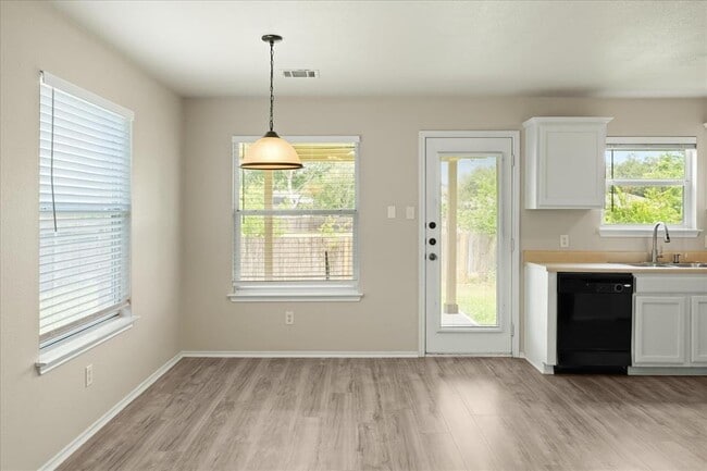 Building Photo - 15411 Ora Ln