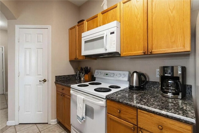 Building Photo - 8105 Coconut Pl