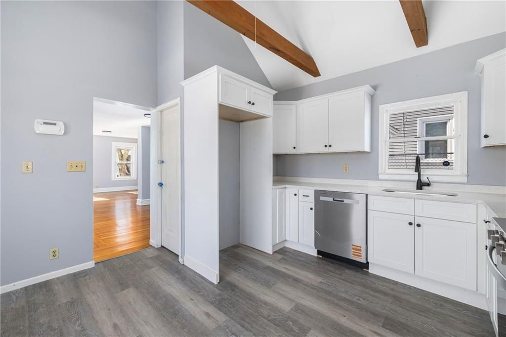 Building Photo - 183 Baker St