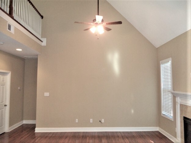 Building Photo - 10900 Parkgate Ln