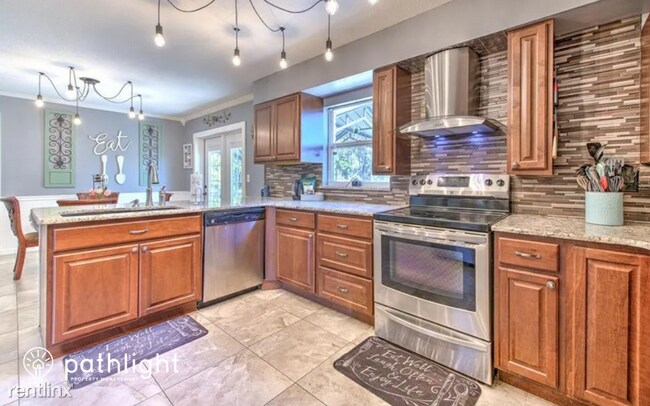 Building Photo - 4 br, 3 bath House - 14954 Sydney Road UNIT