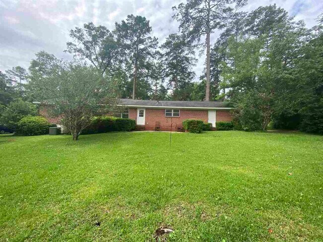 Building Photo - 1006 Ivanhoe Rd