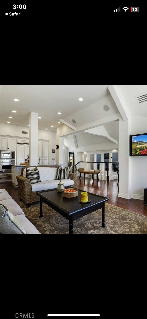 Building Photo - 504 Avocado Ave