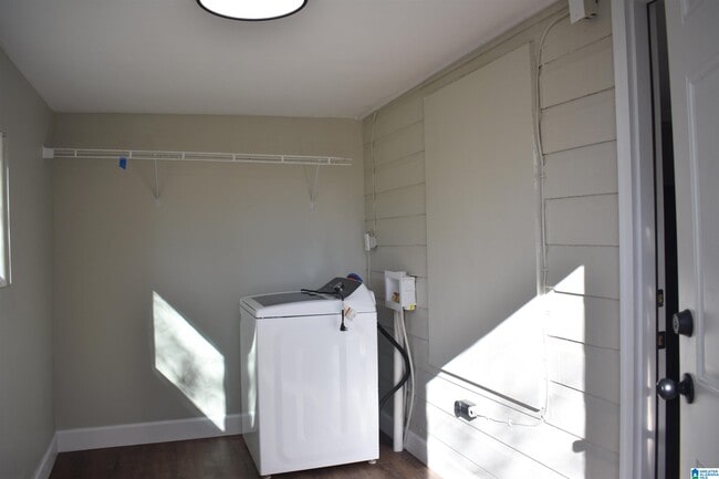 Building Photo - 144 2nd St NW