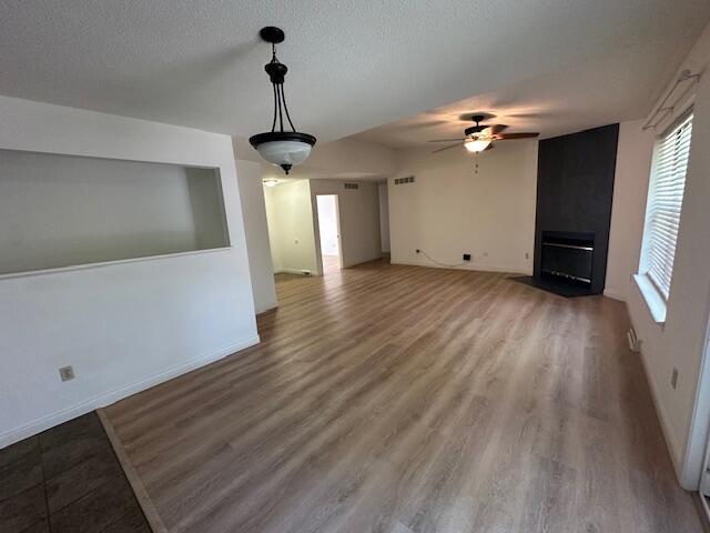 Building Photo - 3701 Santiago Dr