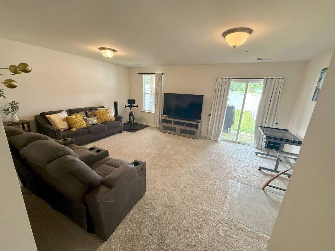 Building Photo - 111 Clydesdale Ln