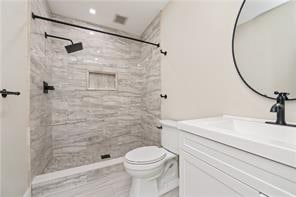 First full bathroom - 2936 Lake Ave