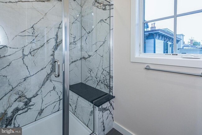 Building Photo - 22 Dickinson St