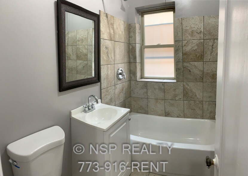 Building Photo - 4265 W Addison St