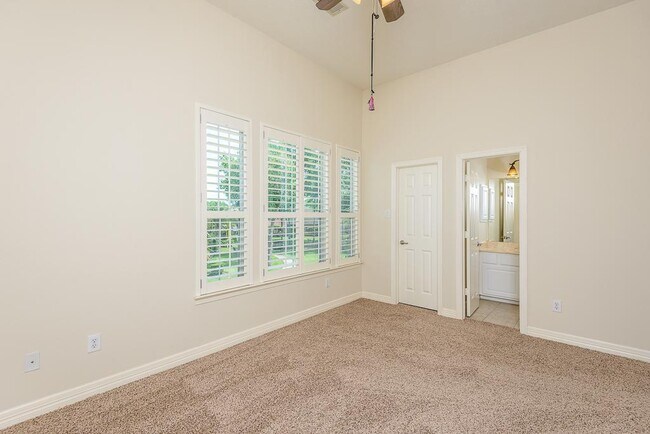 Building Photo - 12330 Timber Hollow
