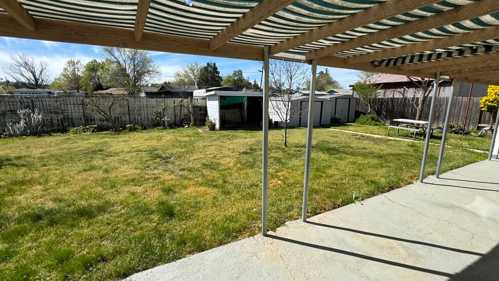 Building Photo - 1805 Pinon Ave