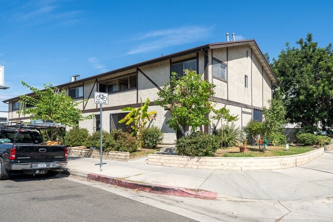 Building Photo - 6003 Craner Ave