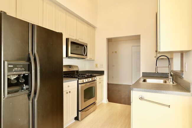 Building Photo - Welcome Home!