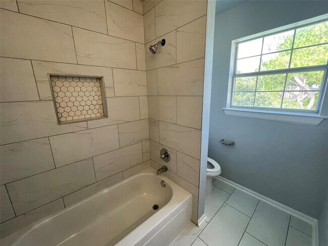 Building Photo - 14803 Silver Knight Ct